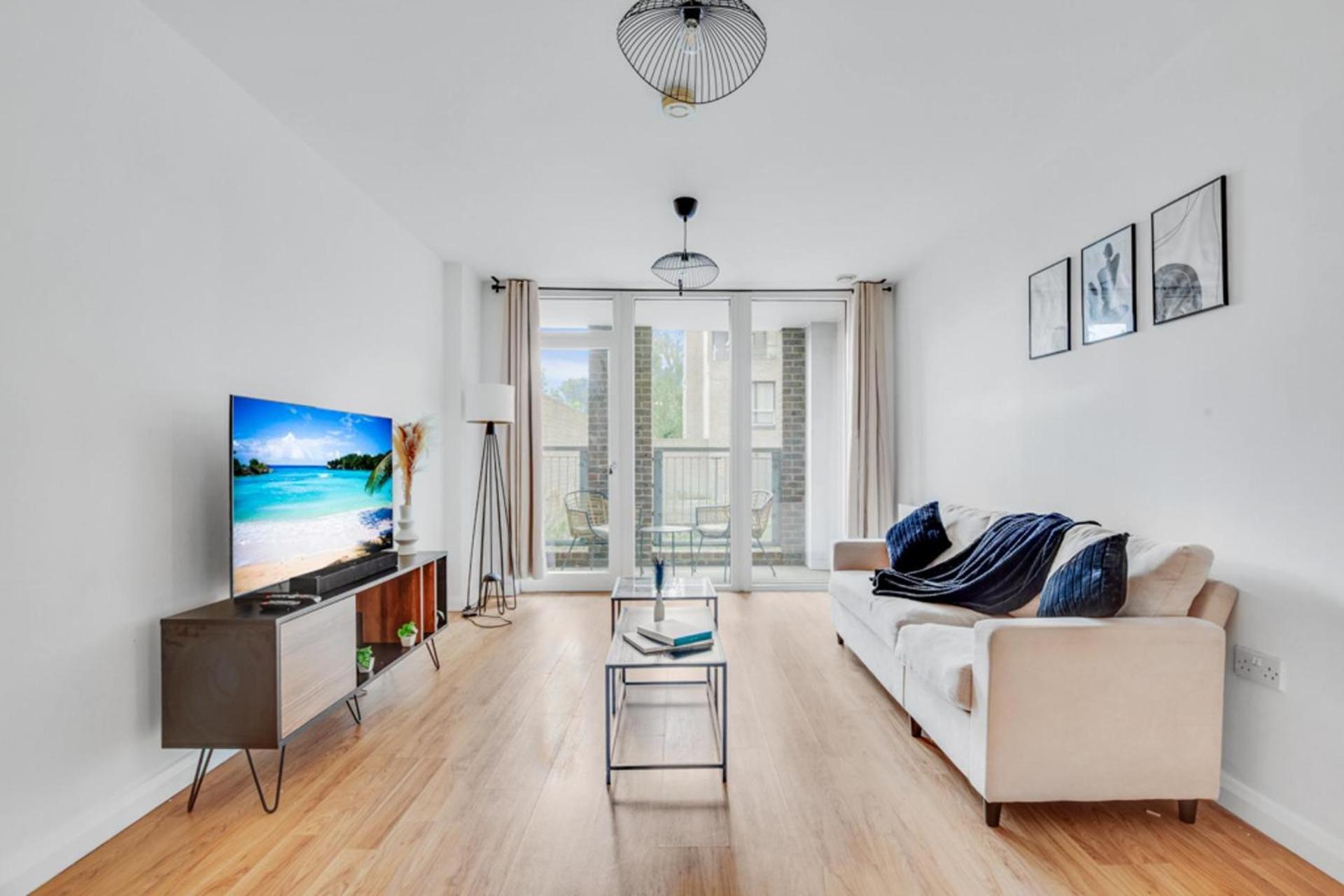 Modern 2-bed In Stratford *
